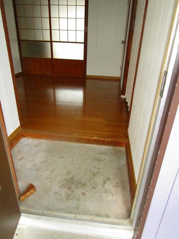 やよい荘の玄関写真