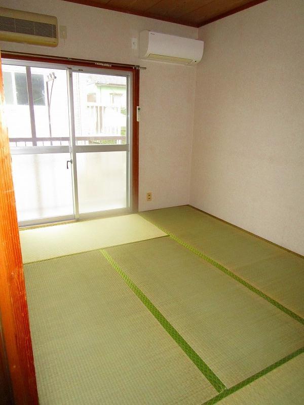 やよい荘の居間写真