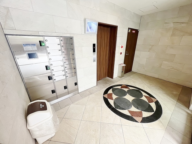 ロビー　エレベーター・宅配ＢＯＸ・集合郵便受け