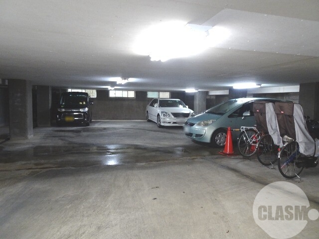 駐車場　敷地内駐車場