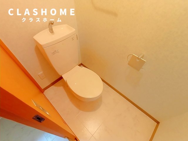 トイレ　同物件の別部屋になります。