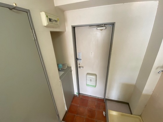 玄関　※別部屋の写真です