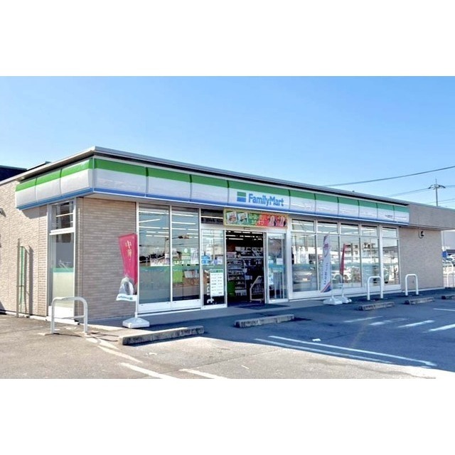 コンビニ　ファミリーマートつくば萱丸店（コンビニ）まで320m