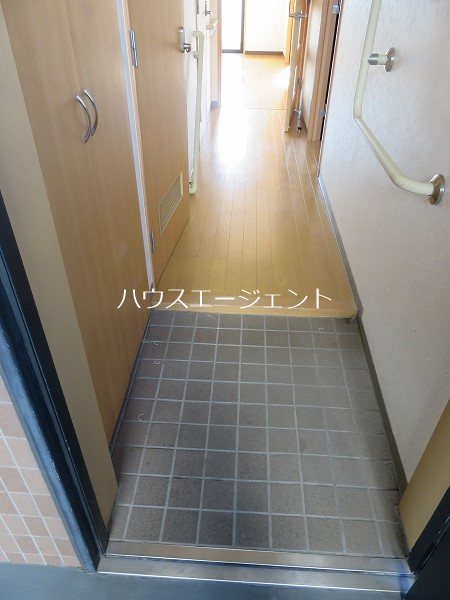 玄関　玄関です。※参考画像