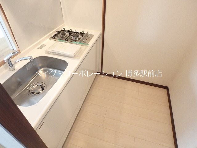 キッチン　※入居中の為別部屋写真使用現状優先