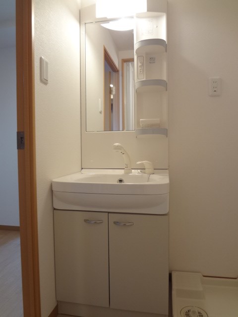 洗面設備　違うお部屋の写真です。ご参考までに