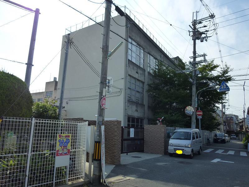 小学校　東大阪市立 楠根小学校（小学校）まで513m