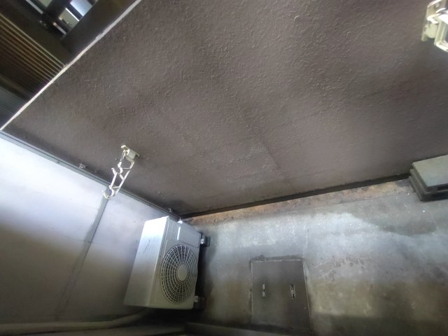 バルコニー　バルコニーからの眺めを楽しみながら食事をしませんか