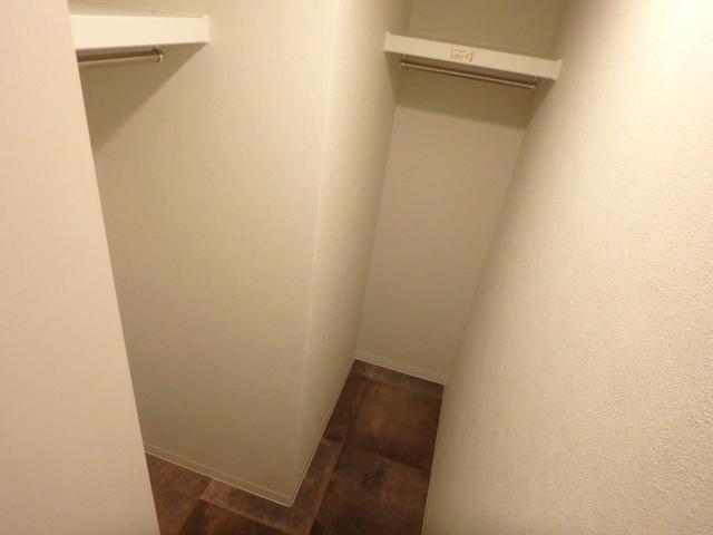 収納　参考画像：同建物同タイプの画像を掲載。現況での引渡となります