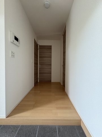 六麓荘ヒルズ F棟の玄関写真