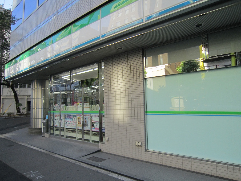 コンビニ　ファミリーマート南大塚通り店（コンビニ）まで117m