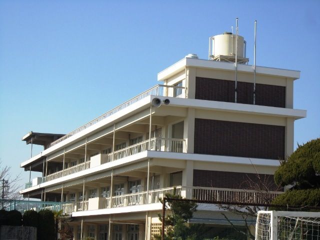 小学校　笠岡市立中央小学校（小学校）まで1000m