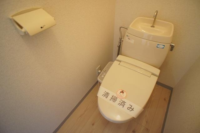 トイレ　バストイレ別なので、毎日、快適なトイレ
