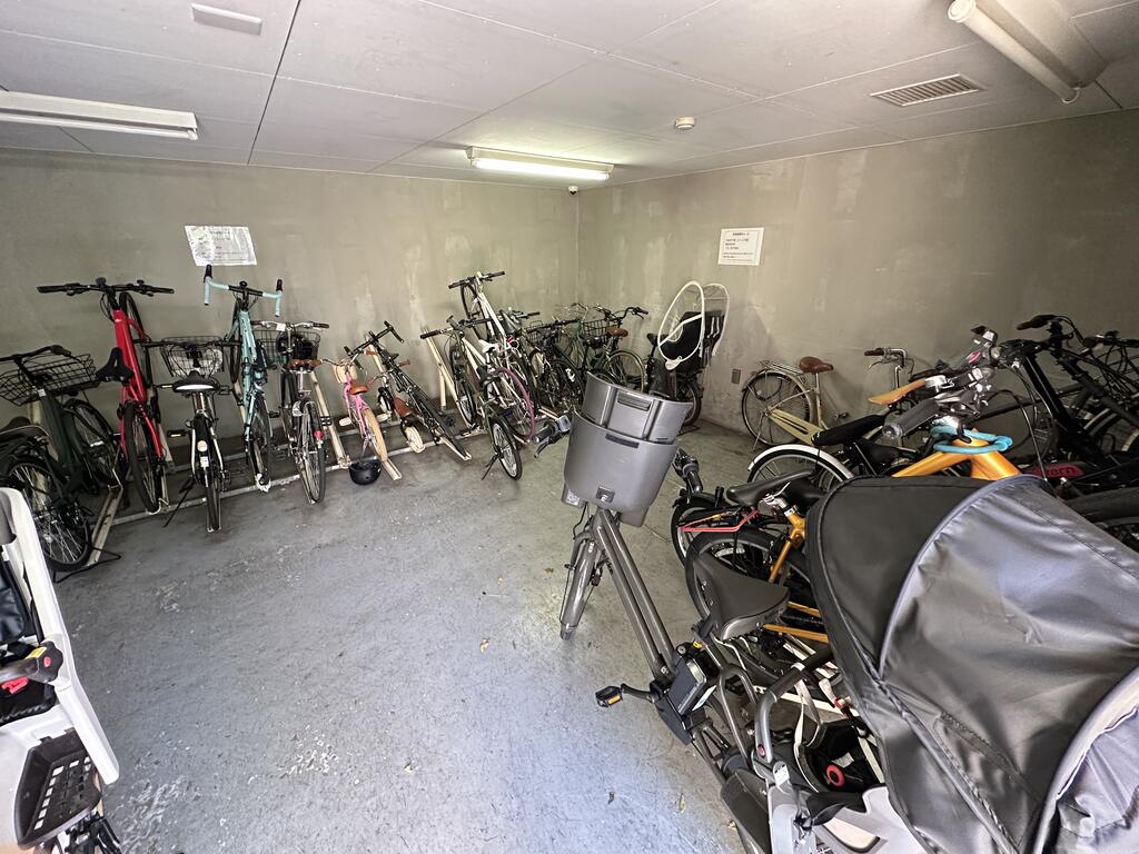 駐車場　駐輪場