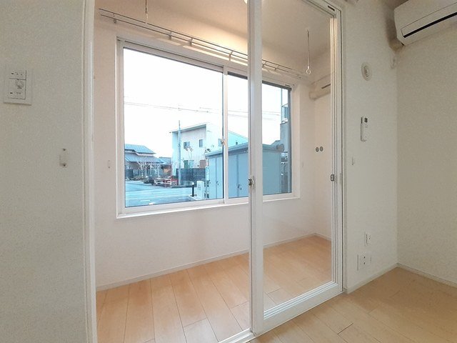 その他部屋・スペース　サンルーム。雨の日や冬でも安心して洗濯物が干せます！