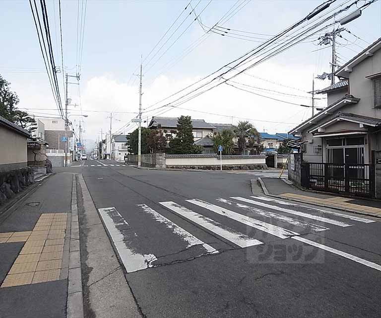 その他　前面道路です。