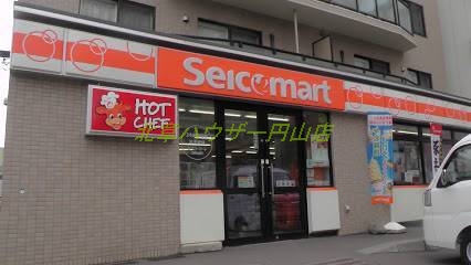 コンビニ　セイコーマート植物園西店（コンビニ）まで174m