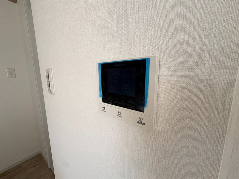 セキュリティ　ＴＶモニター付インターホンです。来客者の顔が見えるので安心！