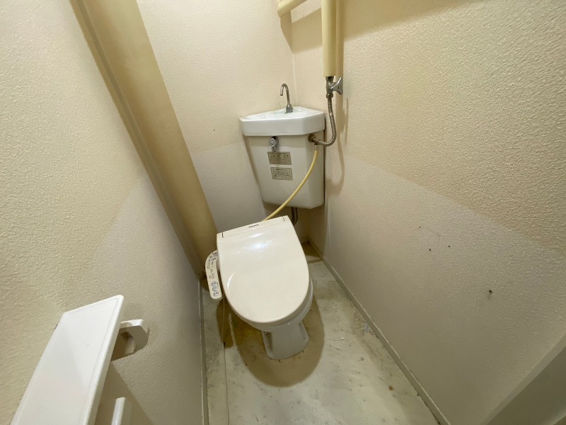 トイレ　ウォシュレット機能がついたトイレ。安心して使用できますね。