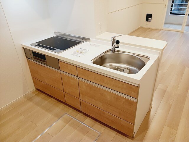 キッチン　コンパクトなキッチンで掃除もラクラク