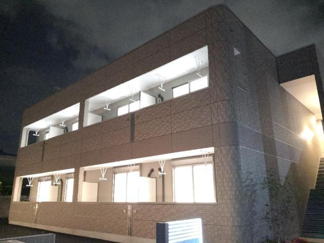 エントランス　外観写真（夜）