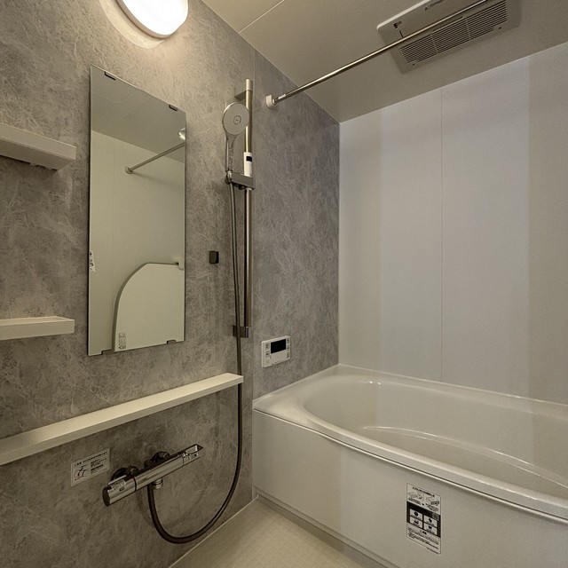 バス・シャワールーム　※写真は同タイプ住戸です。