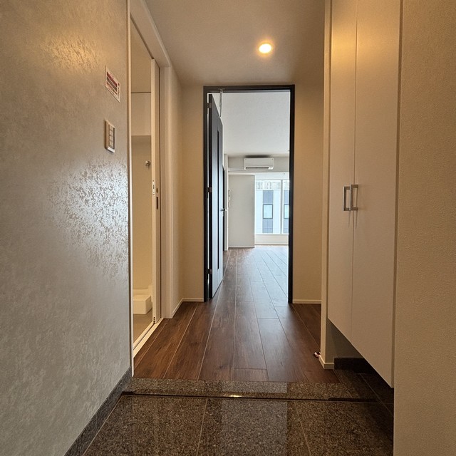 玄関　※写真は同タイプ住戸です。