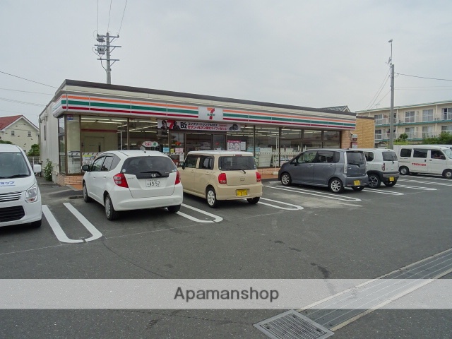 コンビニ　セブンイレブン（コンビニ）まで652m