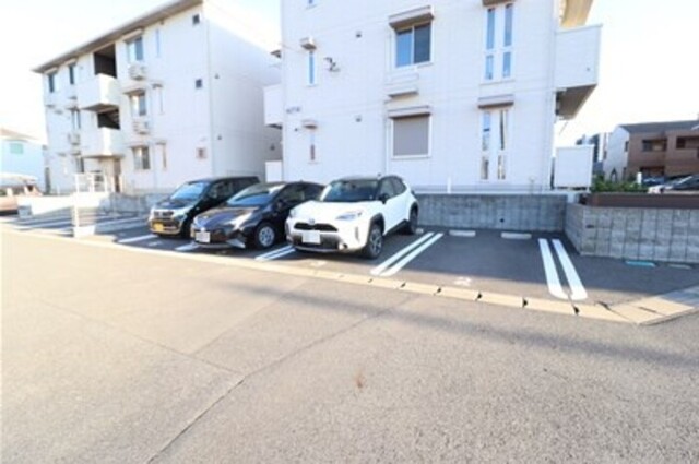 駐車場　駐車場
