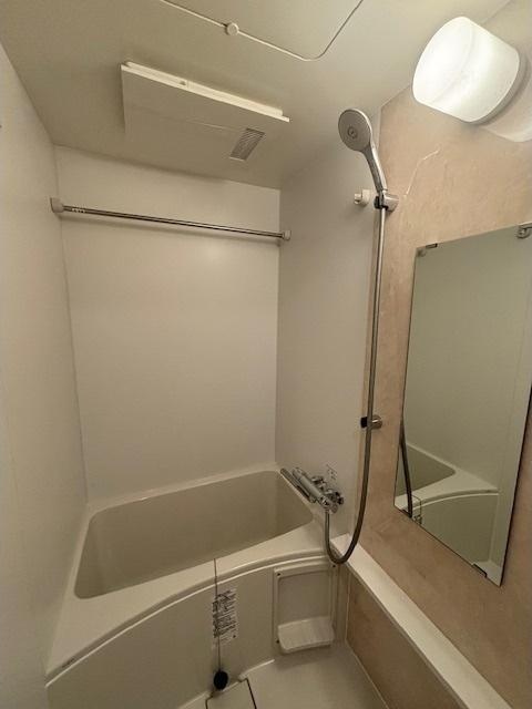 バス・シャワールーム　同物件別部屋写真