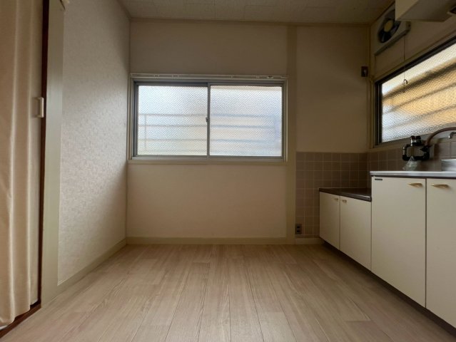 上葭原アパートの居間写真