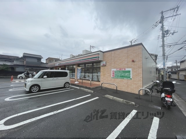 コンビニ　セブンイレブン東大阪三ノ瀬一丁（コンビニ）まで550m