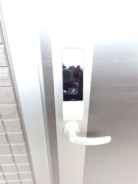 セキュリティ　カードキーは防犯性が高く、施錠・開錠がスムーズ