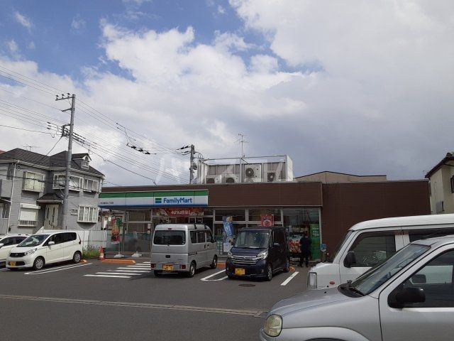 コンビニ　ファミリーマート 市川曽谷七丁目店（コンビニ）まで689m