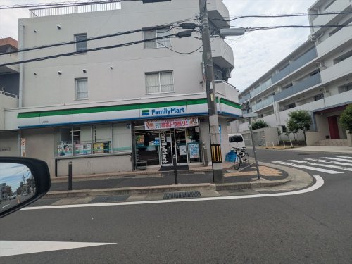 コンビニ　ファミリーマート 大坪店（コンビニ）まで267m