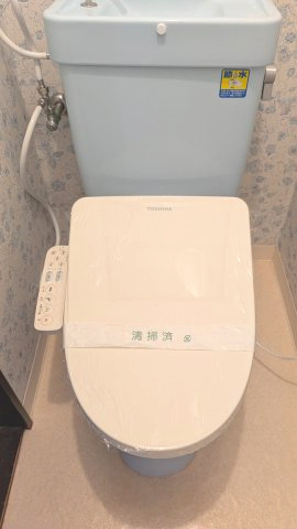 トイレ　温水洗浄便座新設♪