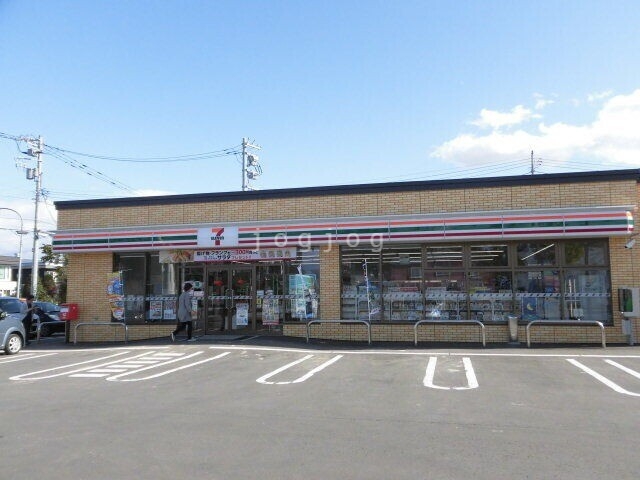コンビニ　セブンイレブン幌向店（コンビニ）まで681m
