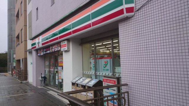 コンビニ　セブンイレブン 三鷹駅前店（コンビニ）まで14m