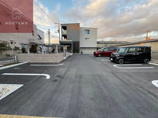 駐車場　車をお持ちの方に嬉しい駐車場付きの物件です
