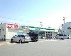 コンビニ　ファミリーマート長田東尻池店（コンビニ）まで433m