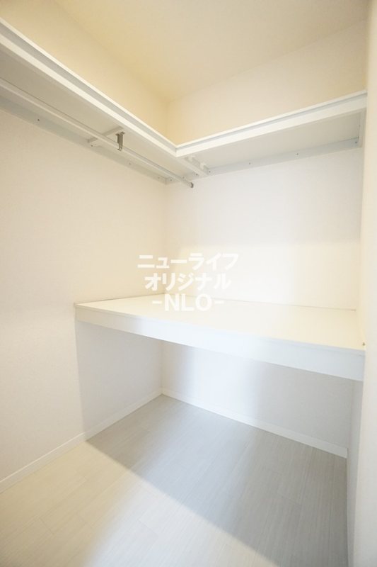 収納　洋服から布団までたっぷり収納できるウォークインクローゼット☆