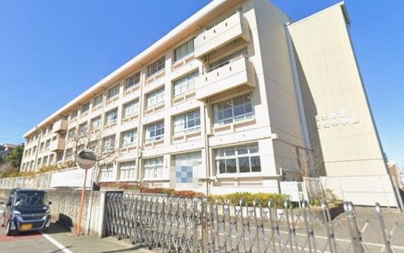 中学校　厚木市立依知中学校（中学校）まで337m