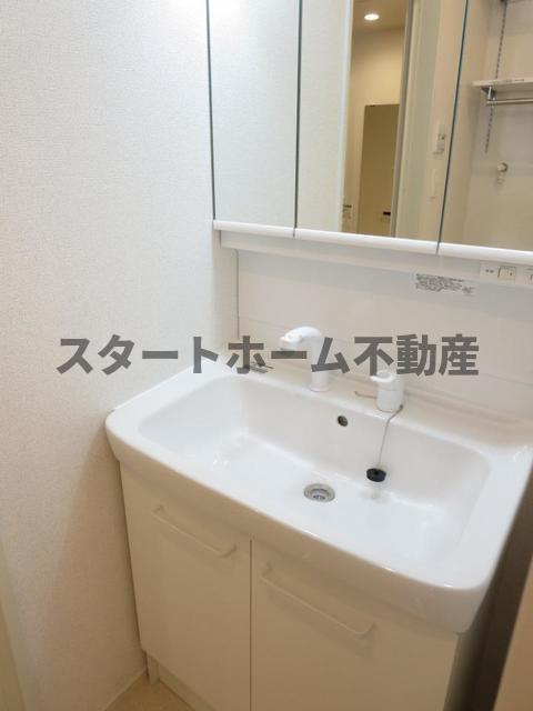 洗面設備　脱衣スペースもあります