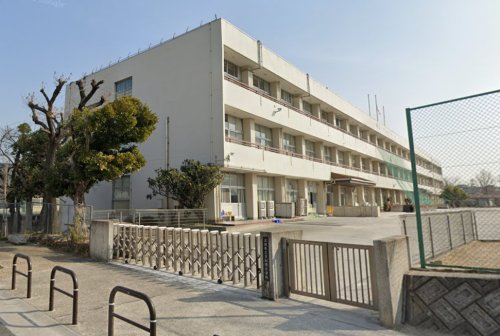 小学校　大府市立共和西小学校（小学校）まで300m