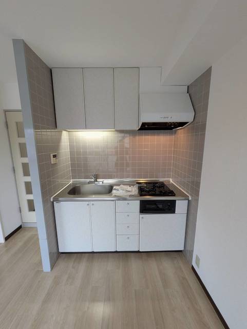 キッチン　別部屋参考写真です