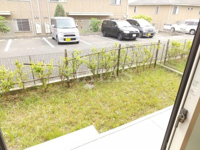 庭　同物件別部屋です