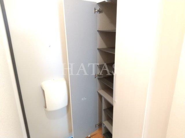 玄関　同物件別部屋です