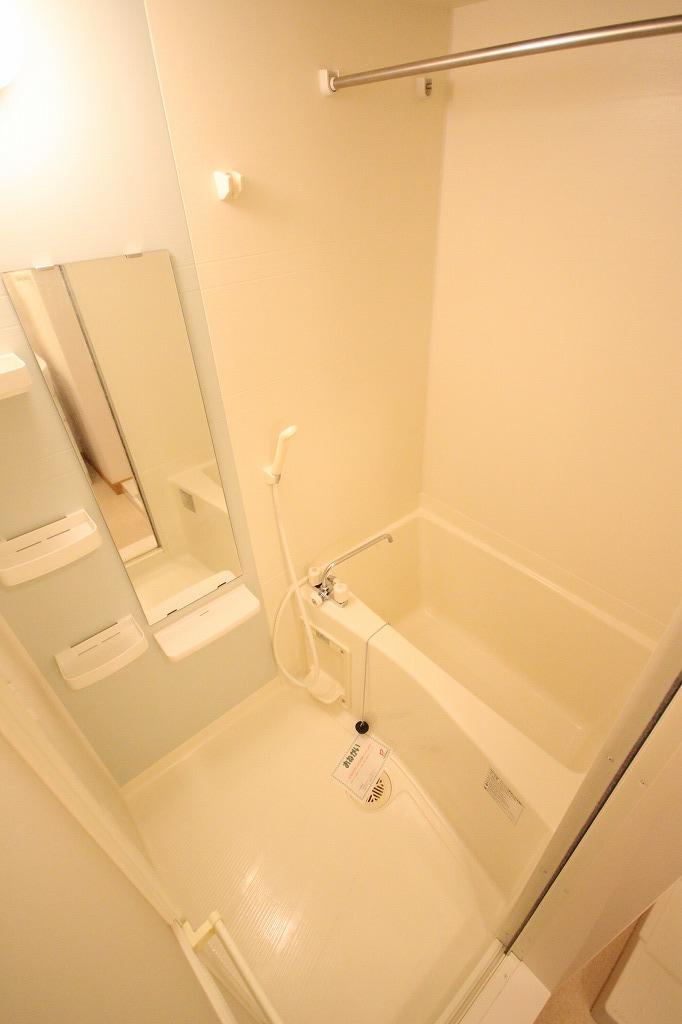 バス・シャワールーム　※お部屋により仕様が異なる可能性があります。