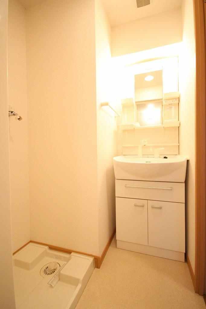 洗面設備　※お部屋により仕様が異なる可能性があります。