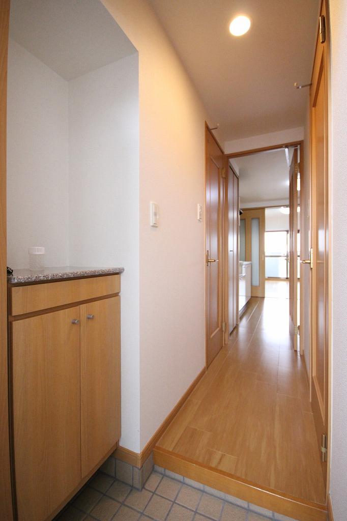玄関　※お部屋により仕様が異なる可能性があります。